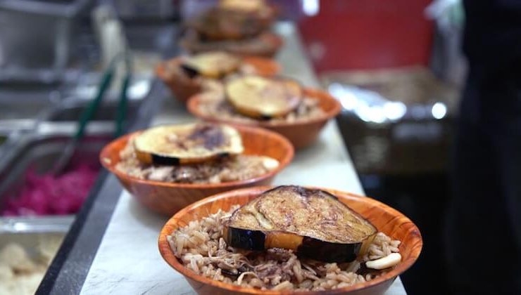 2017-07-31-MAN-displaced-kitchen-makloubeh